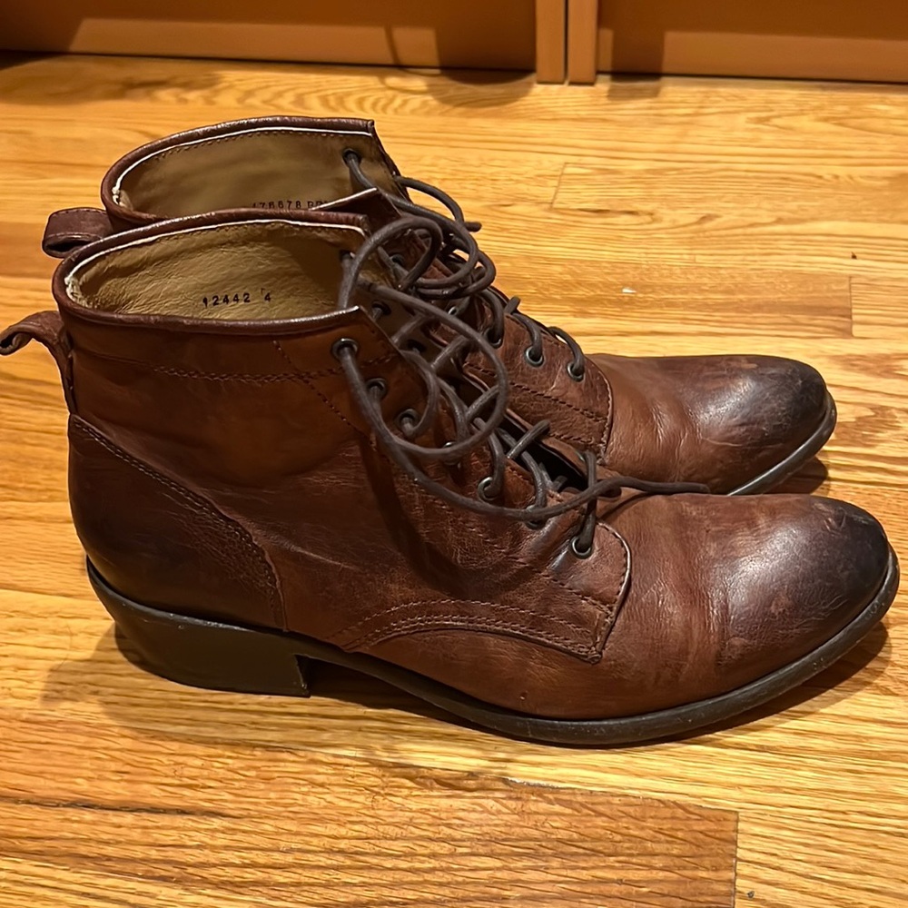 Lace up Frye boots